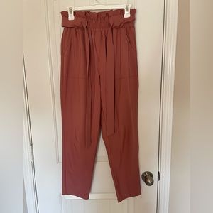 Freeprance pink paperbag pants with tie belt. Size medium